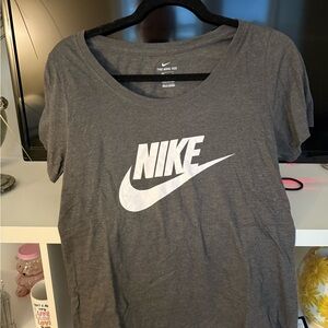 Nike Gray Short Sleeve Relaxed Tee